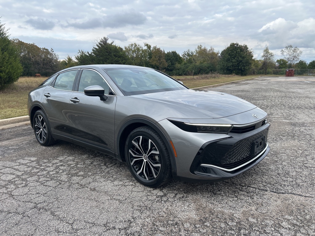 2023 Toyota Crown Limited photo 3