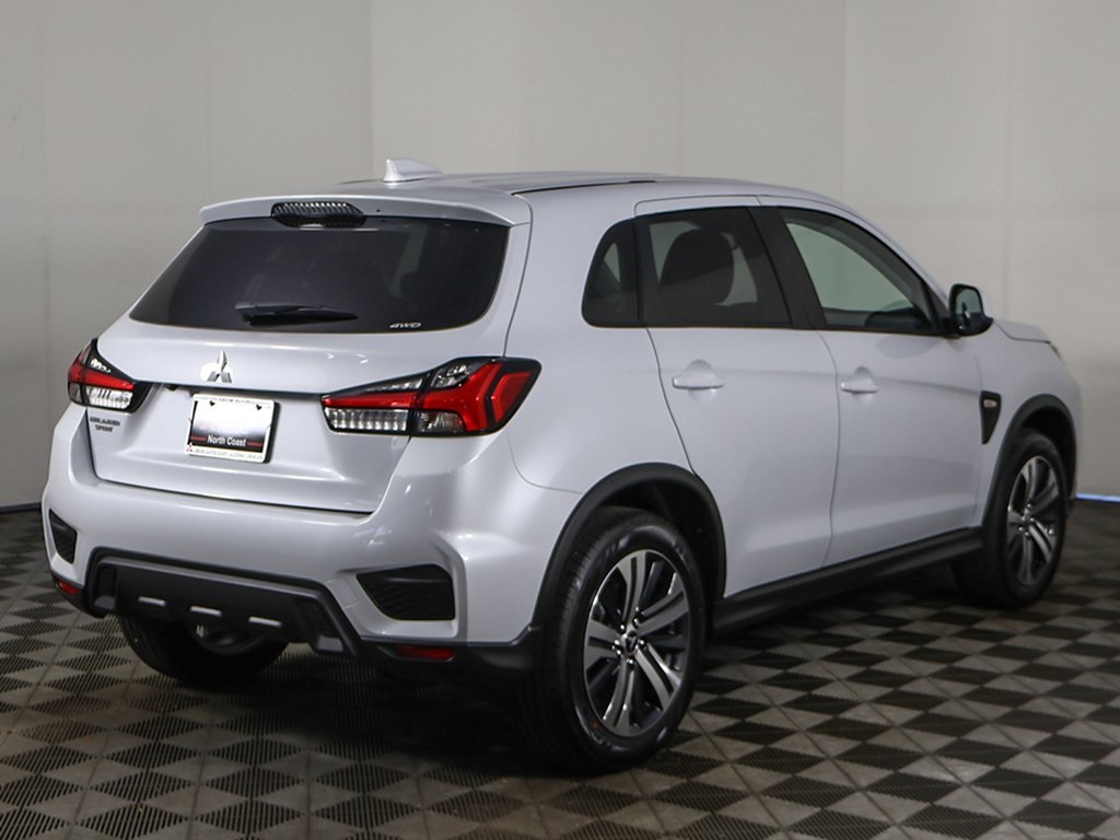 2025 Mitsubishi Outlander Sport ES photo 3