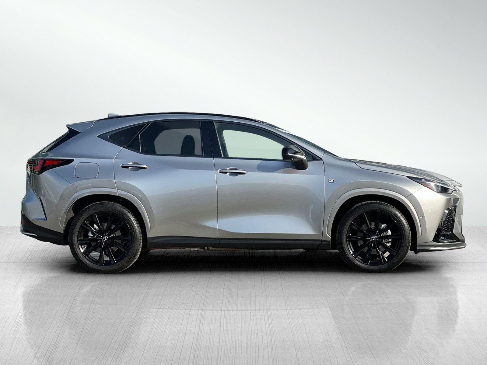 2025 Lexus NX 450h+ F SPORT photo 3