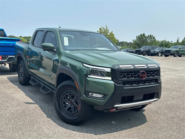 2025 Nissan Frontier PRO-4X photo 2