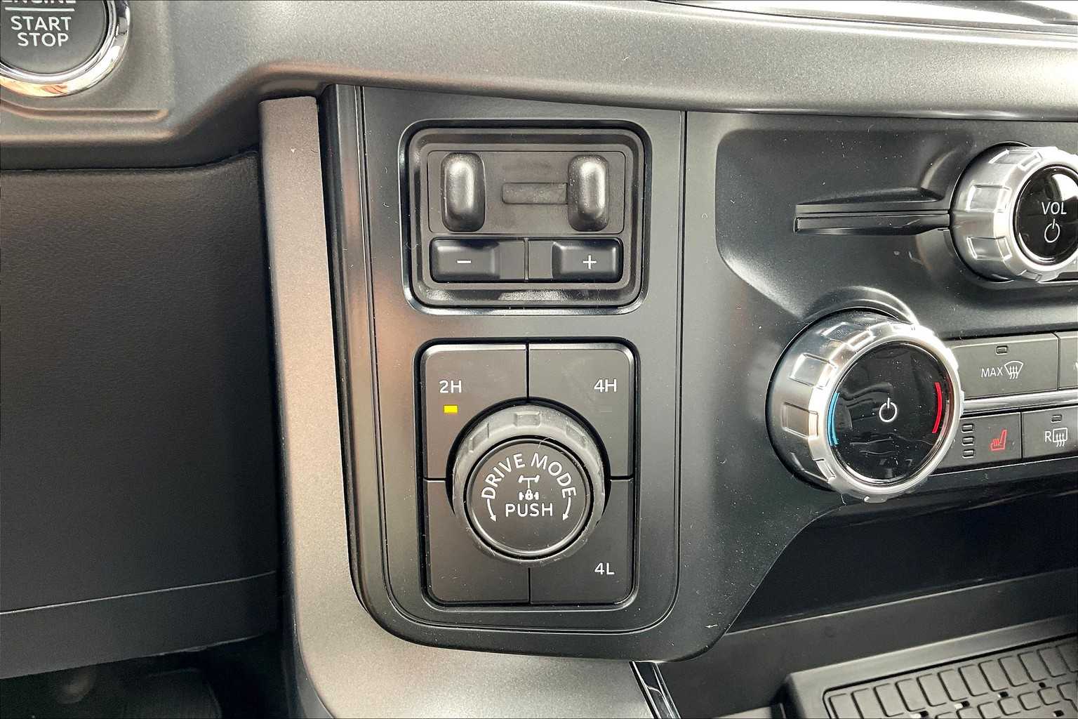 2025 Ford F-150 XLT photo 18