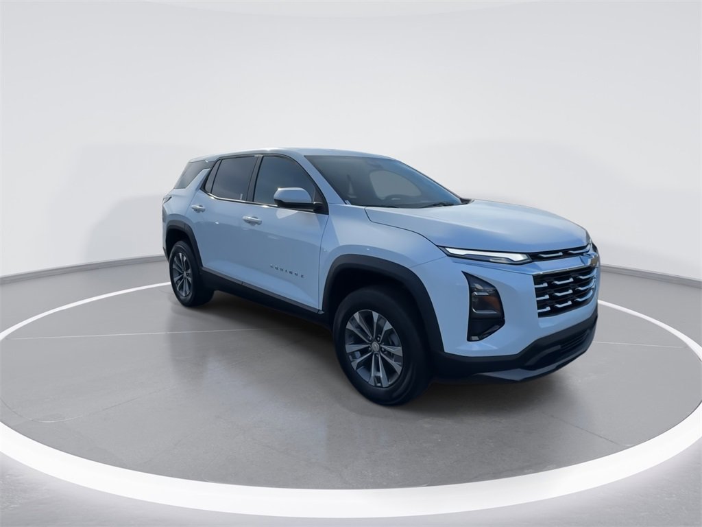 2026 Chevrolet Equinox LT photo 2