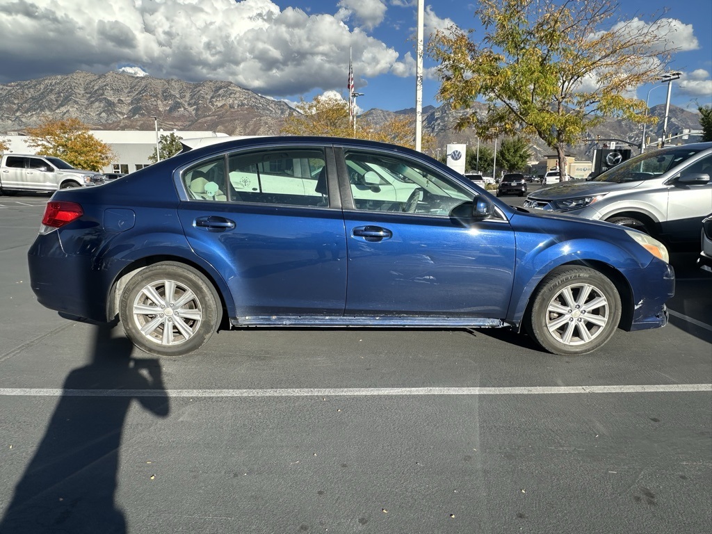 2010 Subaru Legacy 2.5i photo 3
