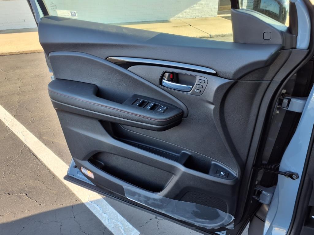 2025 Honda Ridgeline Black Edition photo 10