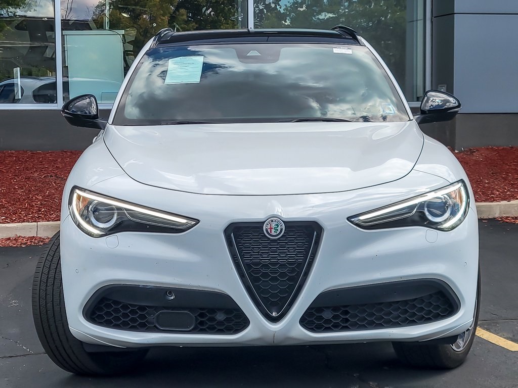 2022 Alfa Romeo Stelvio Ti Sport photo 4