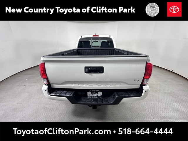 2017 Toyota Tacoma TRD Sport 4x4 Access Cab photo 4