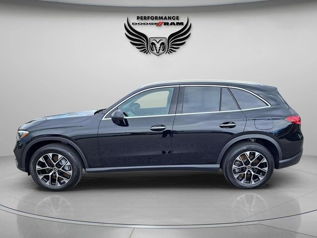 2025 Mercedes Benz GLC 350e photo 3