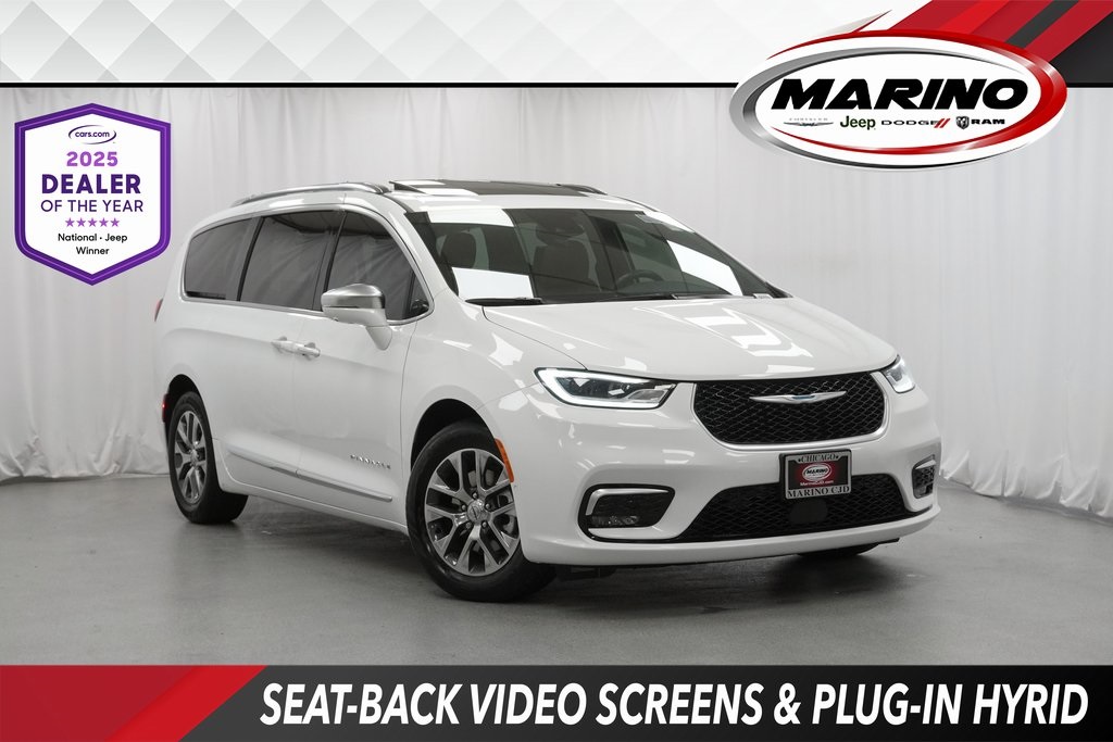 2021 Chrysler Pacifica Hybrid Pinnacle Hybrid's photo