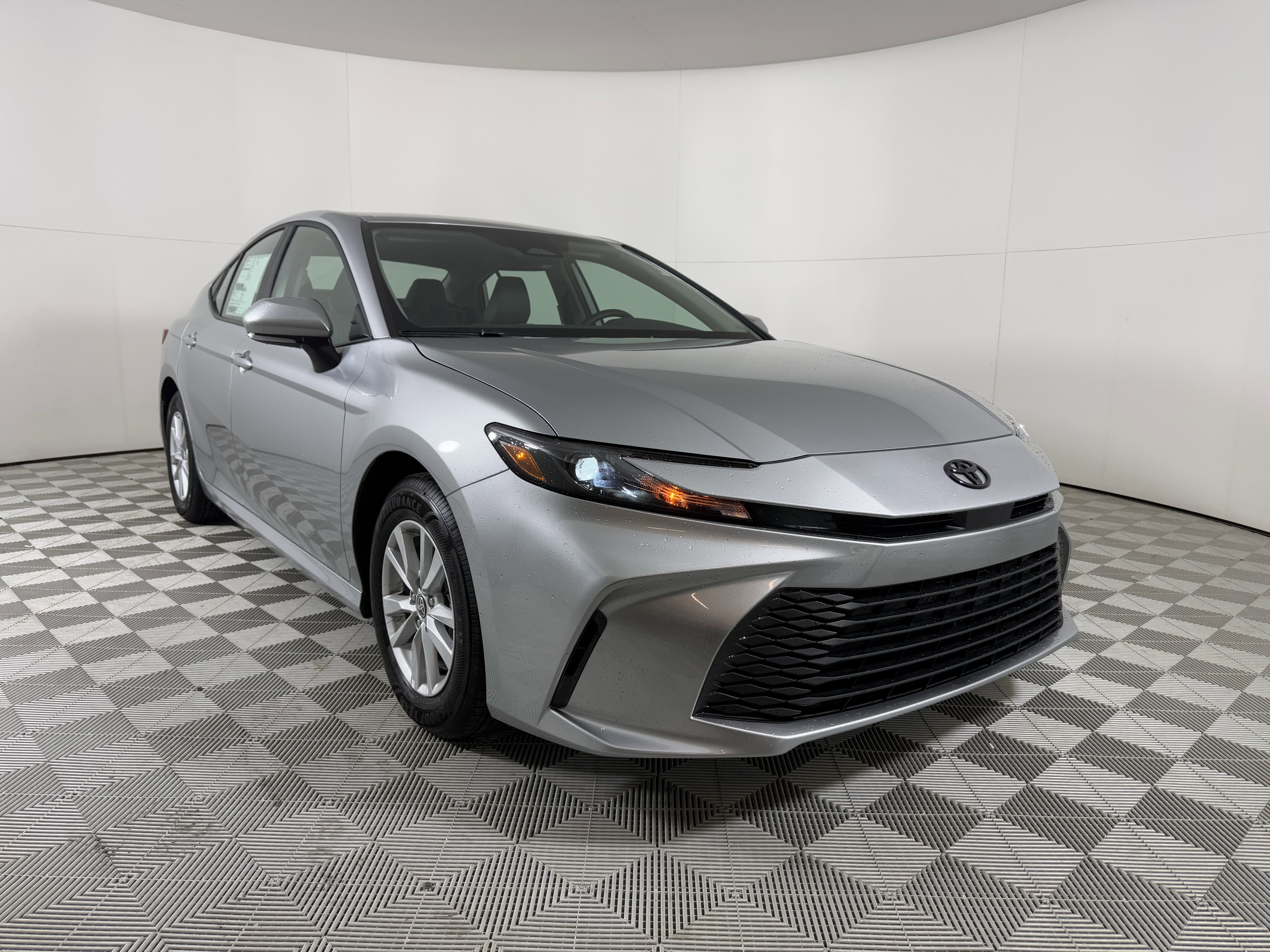 2026 Toyota Camry LE's photo