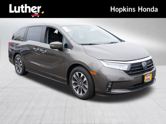 Certified Pre-Owned 2022 Honda Odyssey EX-L Mini-van, Passenger in