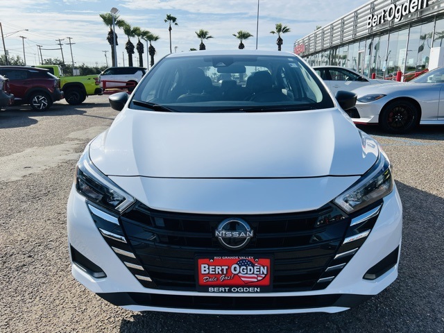 2025 Nissan Versa 1.6 S photo 2