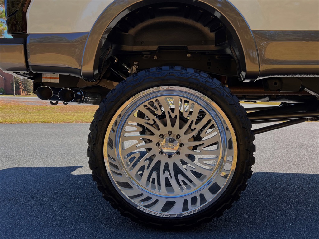 2022 Ford F-350 photo 22
