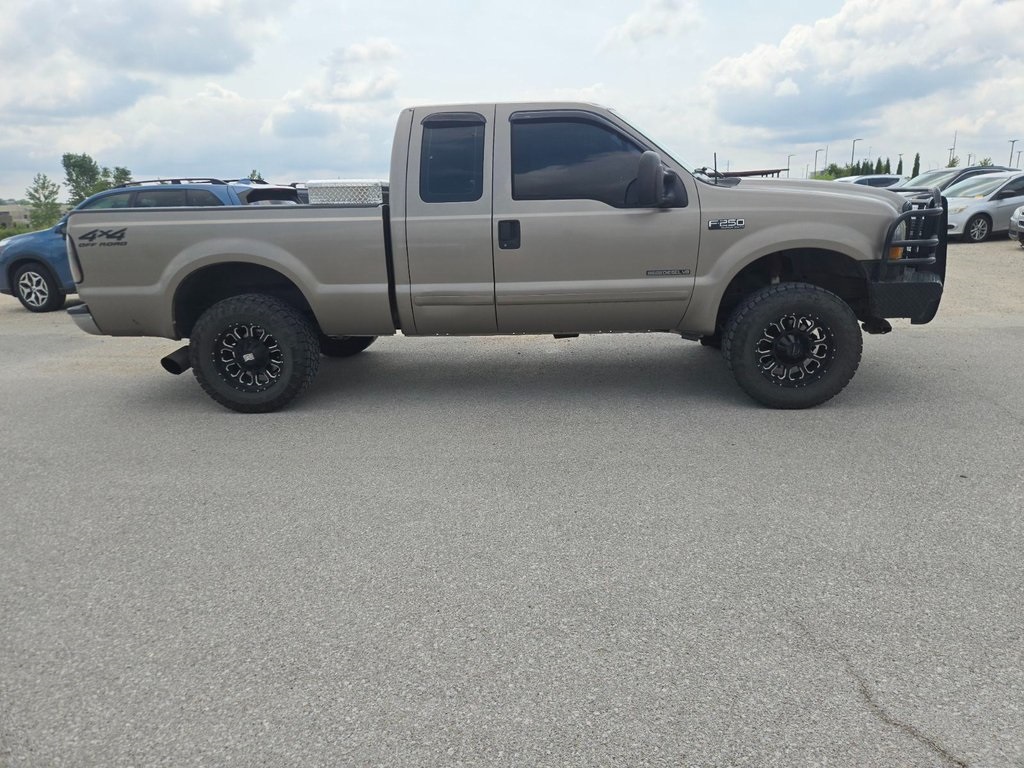 2002 Ford F-250 photo 4