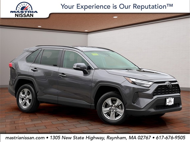 2024 Toyota RAV4 XLE's photo