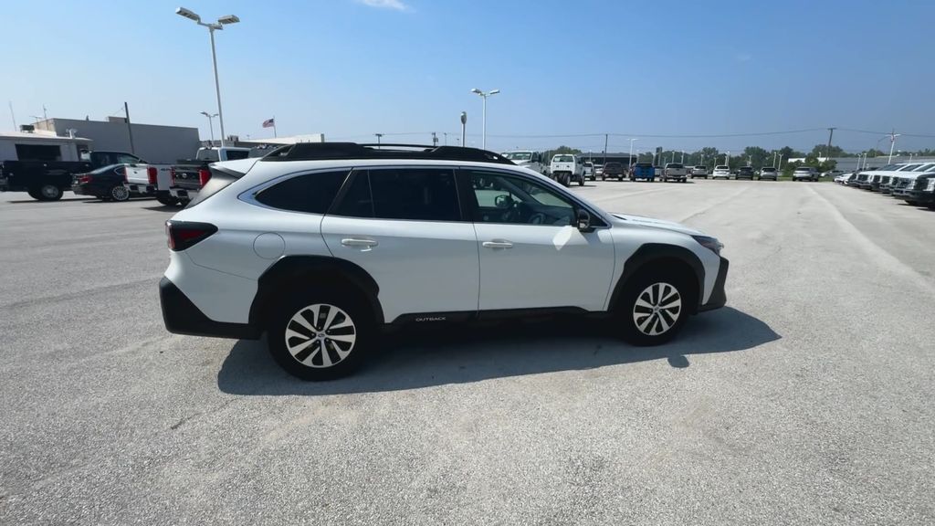 2023 Subaru Outback Premium photo 8