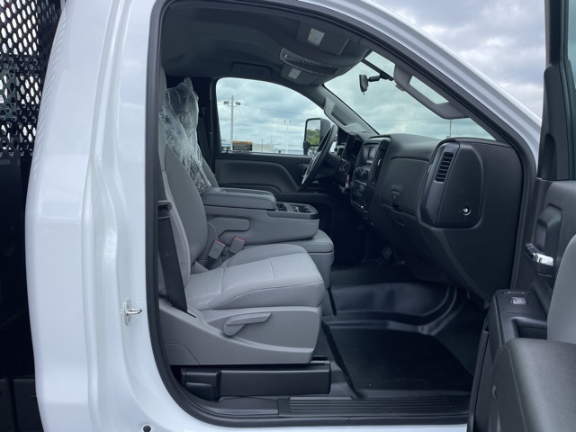 2023 Chevrolet Silverado 5500HD Work Truck photo 3