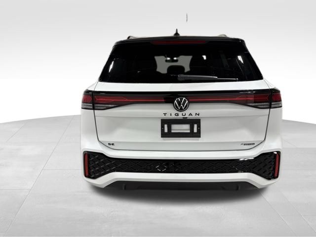 2026 Volkswagen Tiguan SE R-Line Black photo 3