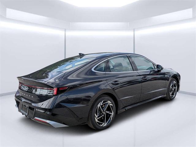 2026 Hyundai Sonata SEL Sport photo 3