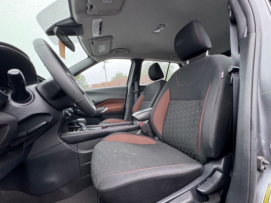 2022 Nissan Kicks SR photo 13