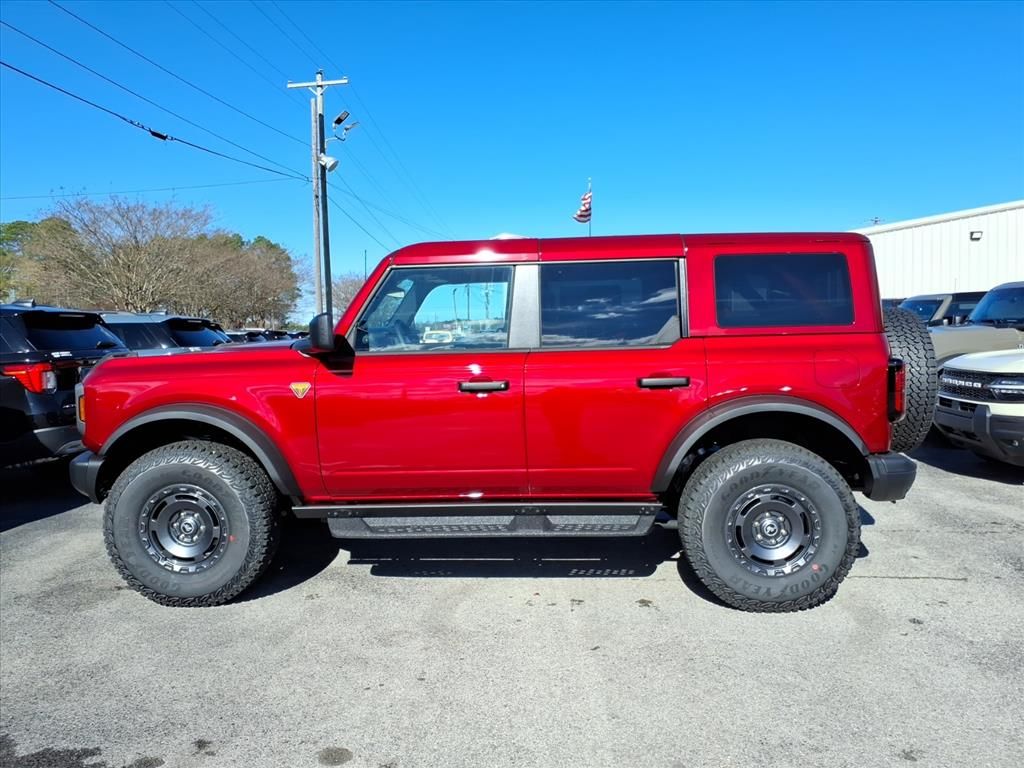 2025 Ford Bronco Badlands photo 2