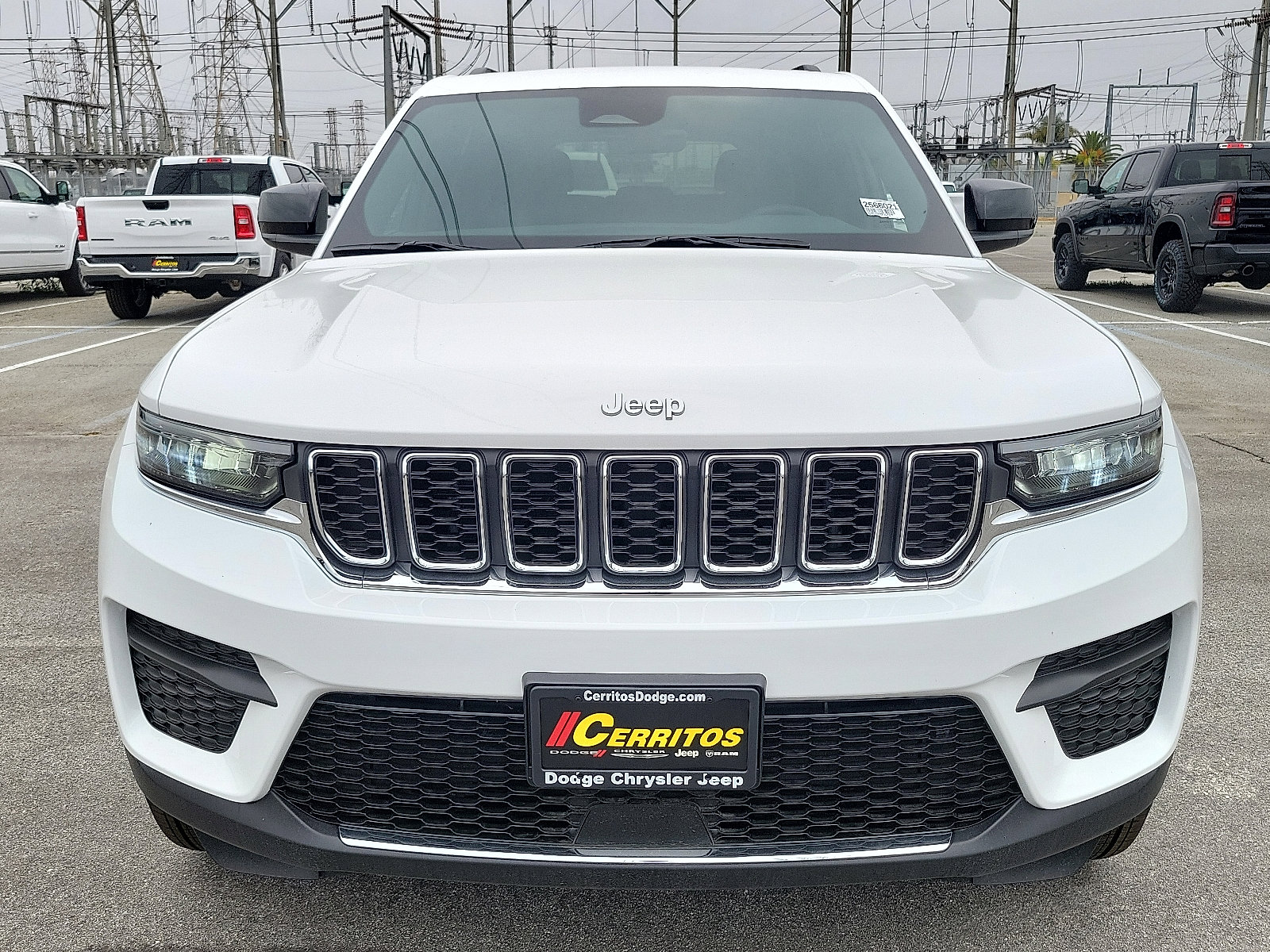 2025 Jeep Grand Cherokee Laredo photo 17