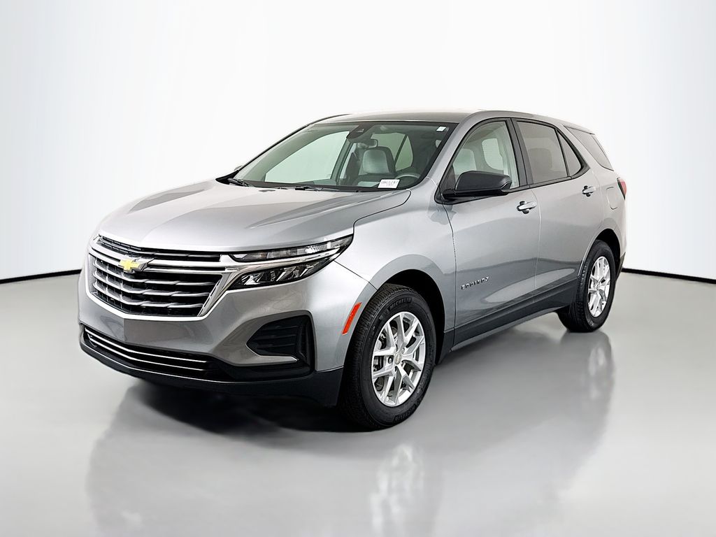 2024 Chevrolet Equinox LS photo 3