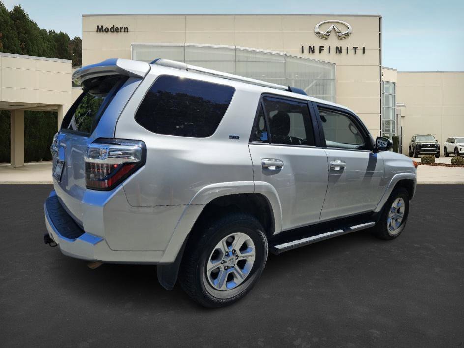 2024 Toyota 4Runner SR5 4WD photo 3