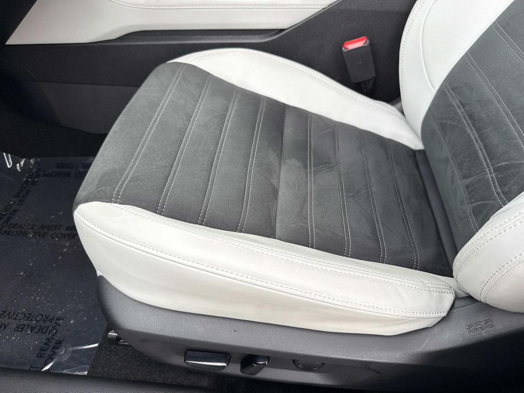 2025 Mitsubishi Outlander SE photo 22