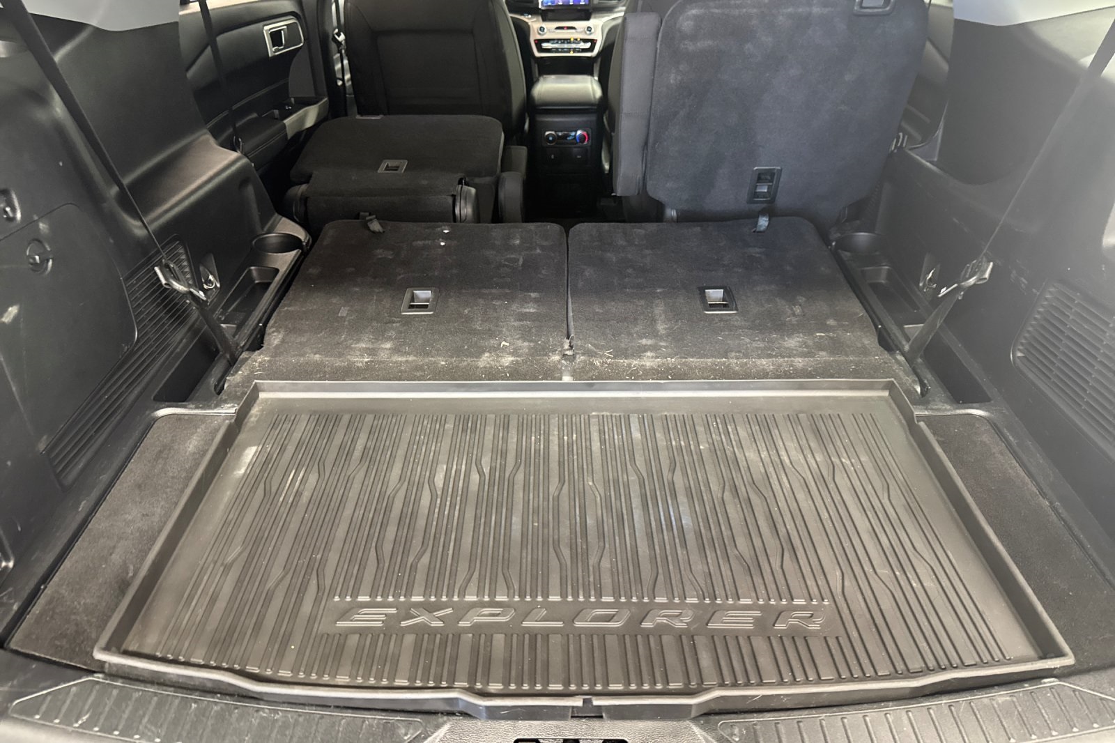 2023 Ford Explorer XLT photo 12