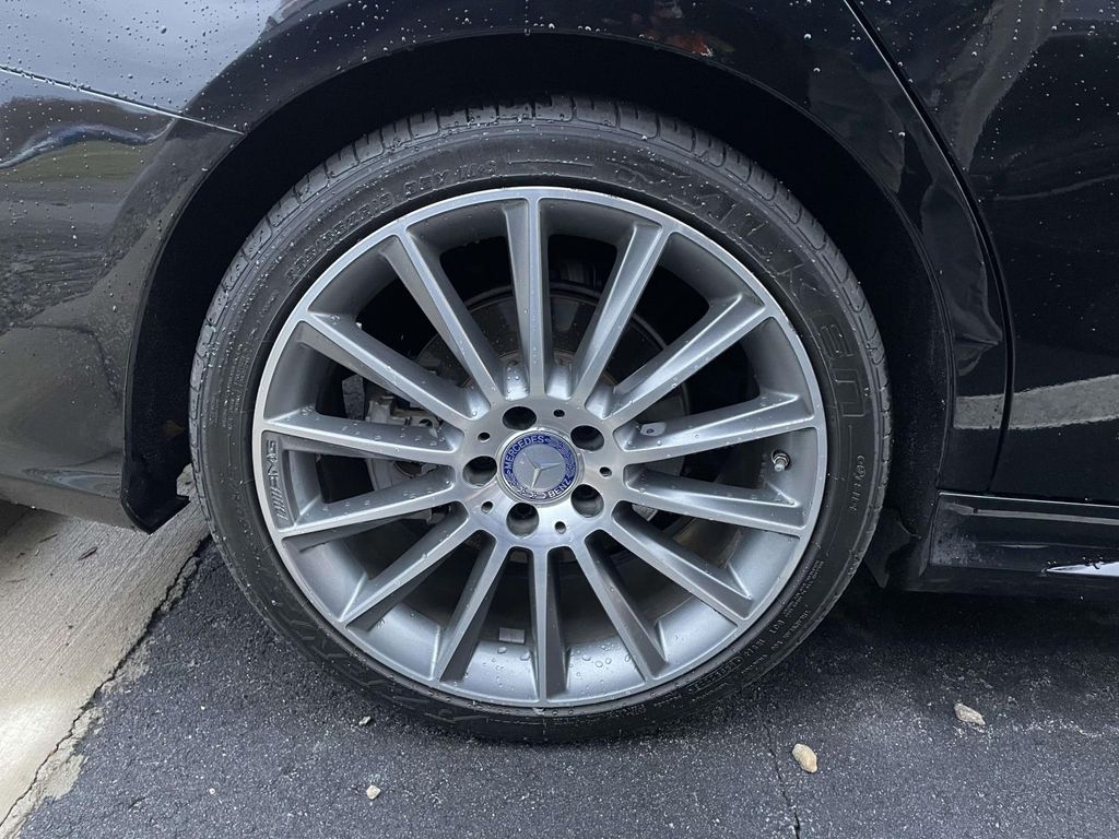 2017 Mercedes Benz C 300 4MATIC photo 4