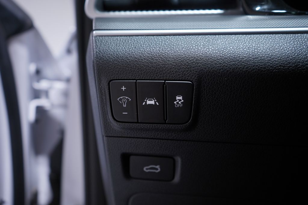 2021 Kia K5 GT-Line photo 18