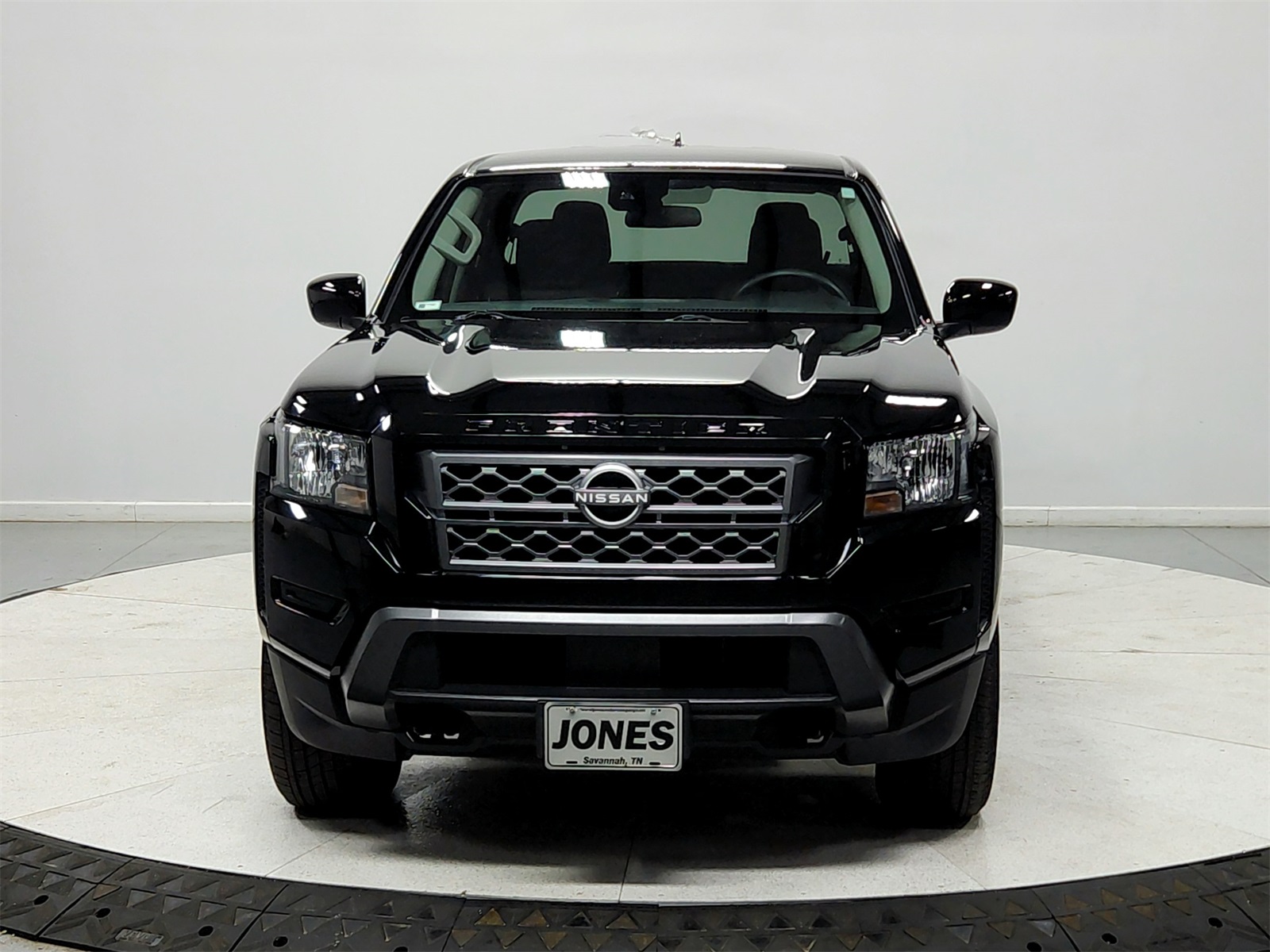 2023 Nissan Frontier SV photo 2