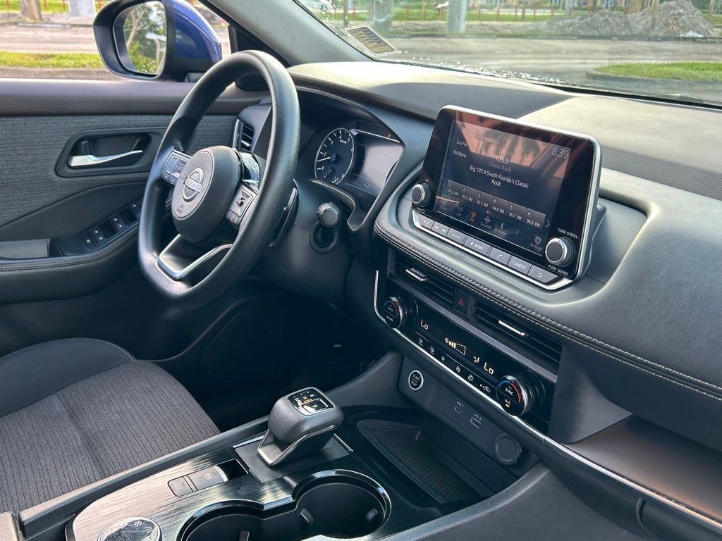 2023 Nissan Rogue SV photo 25