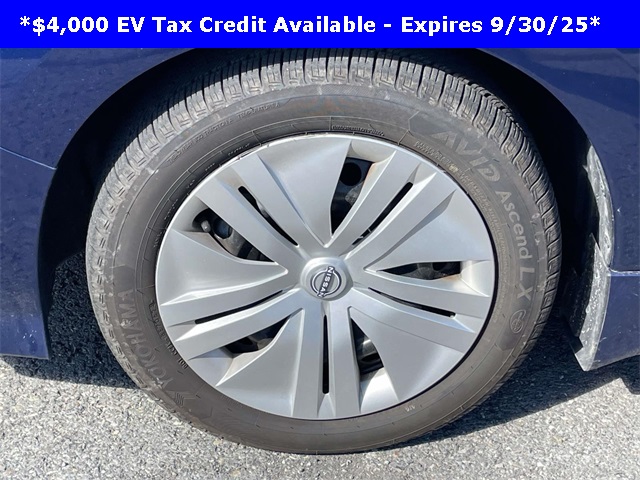 2023 Nissan Leaf S photo 10