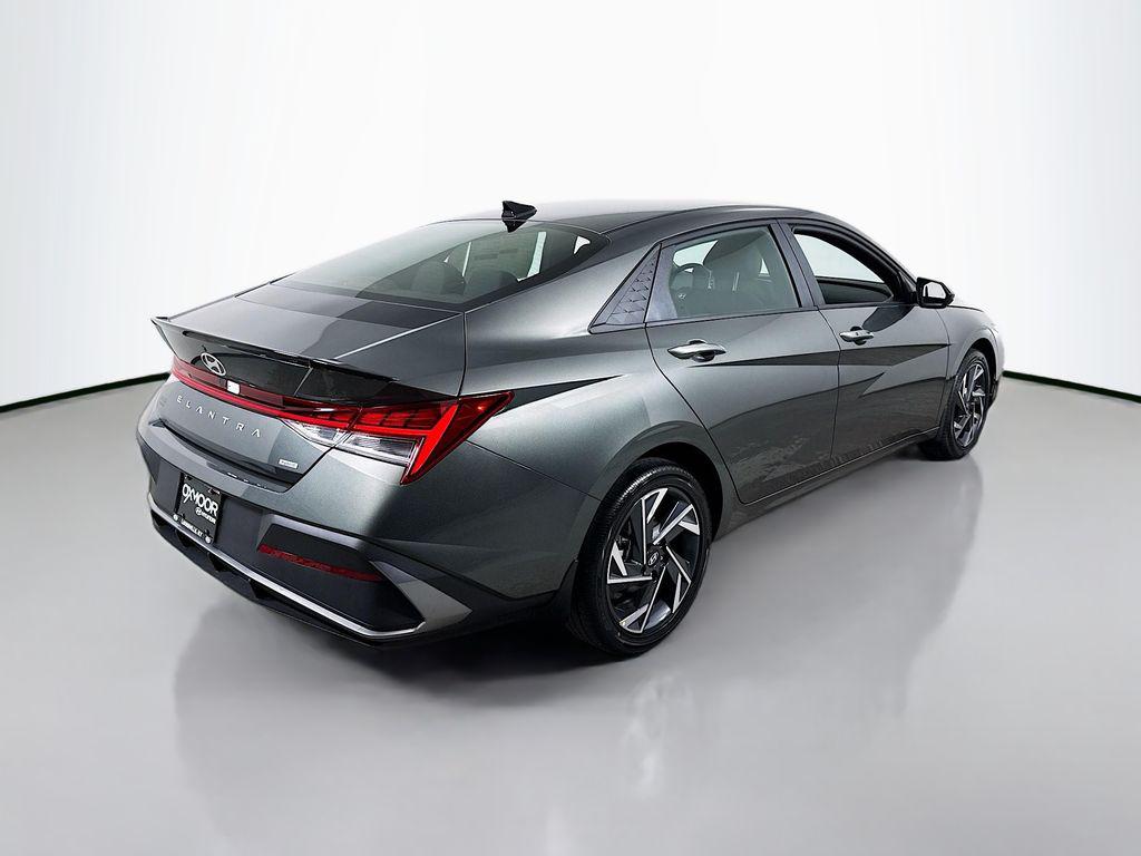 2025 Hyundai Elantra Hybrid SEL Sport photo 7
