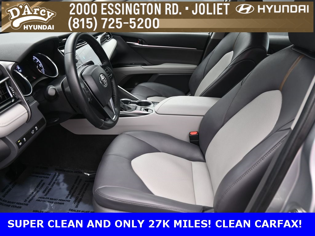 2020 Toyota Camry Hybrid XLE photo 10