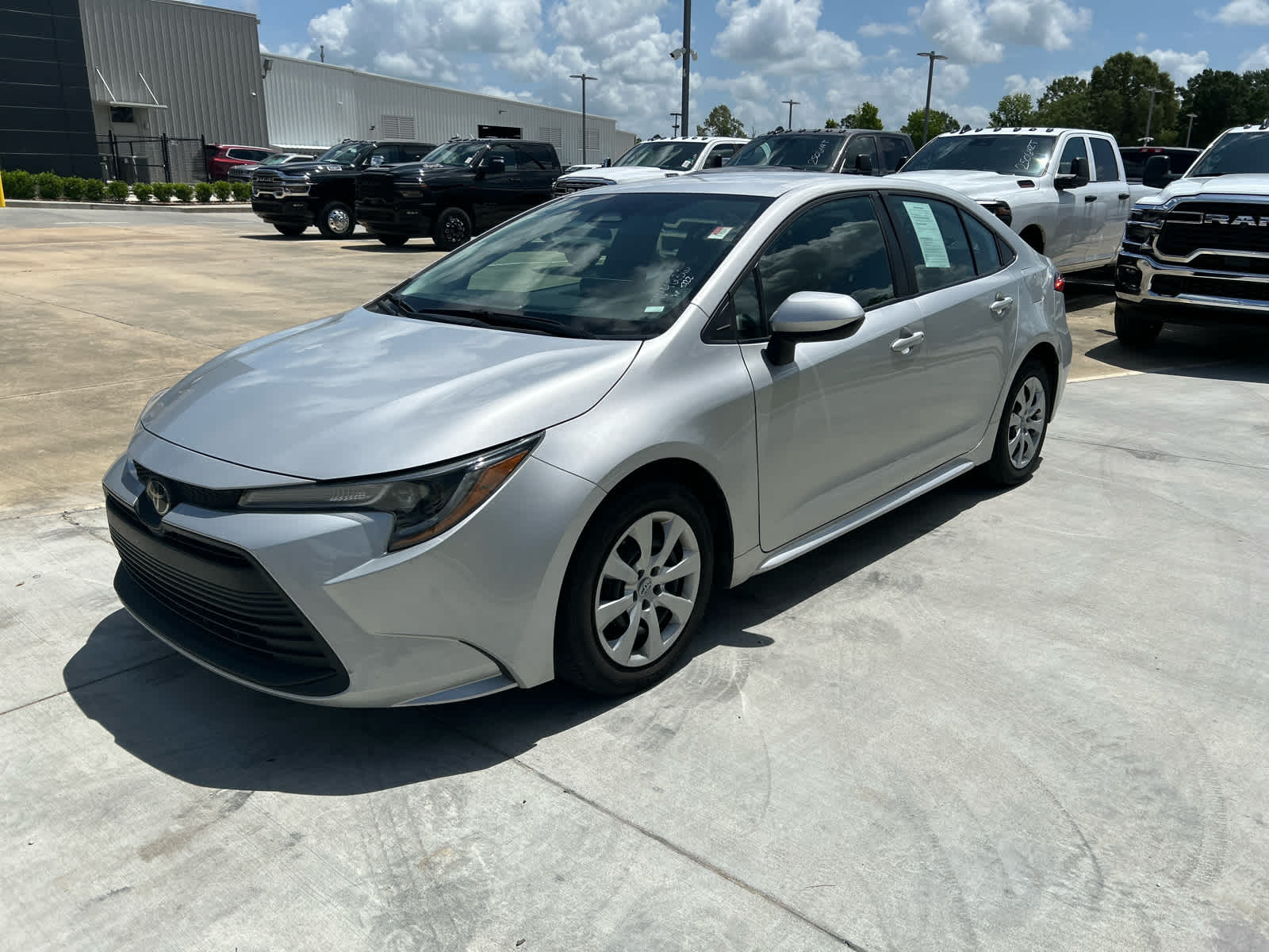 2023 Toyota Corolla LE photo 4