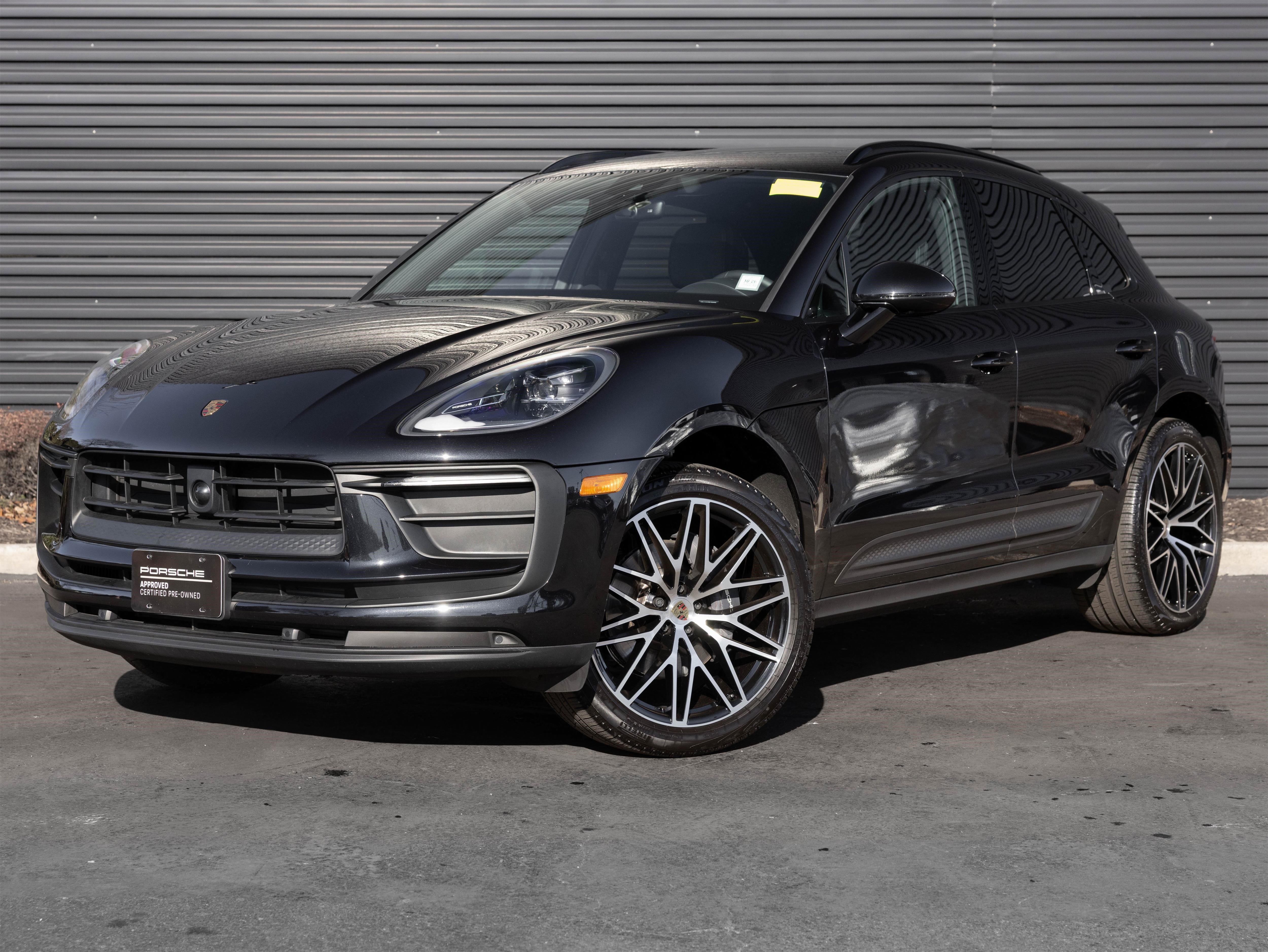 2025 Porsche Macan Base's photo