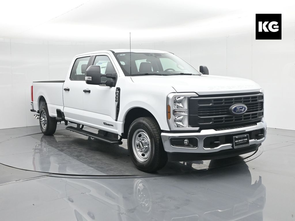 2026 Ford F-350 Super Duty XL's photo