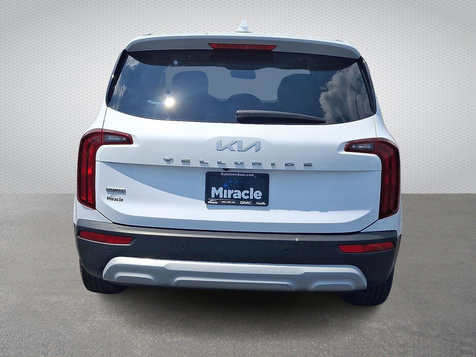 2022 Kia Telluride LX photo 5