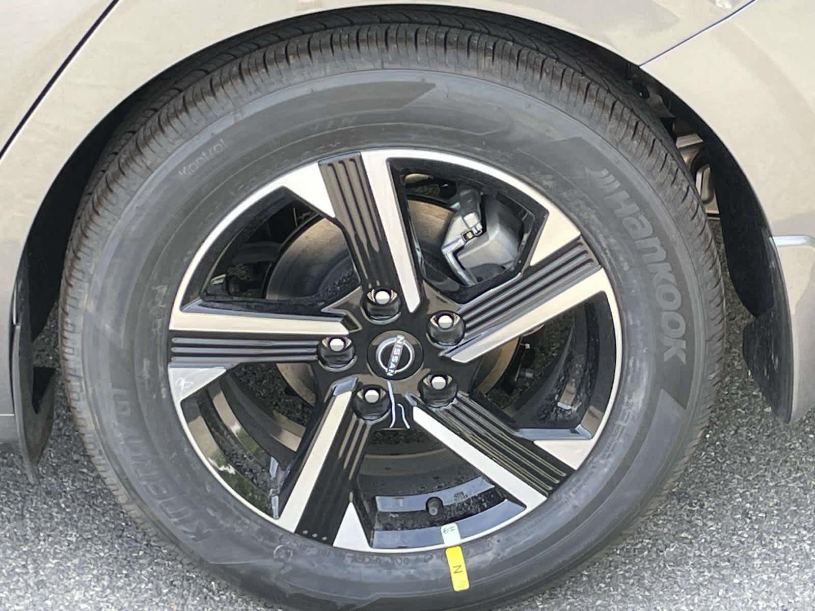 2025 Nissan Sentra SV photo 10