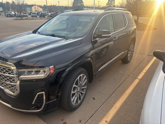 2021 GMC Acadia Denali's photo