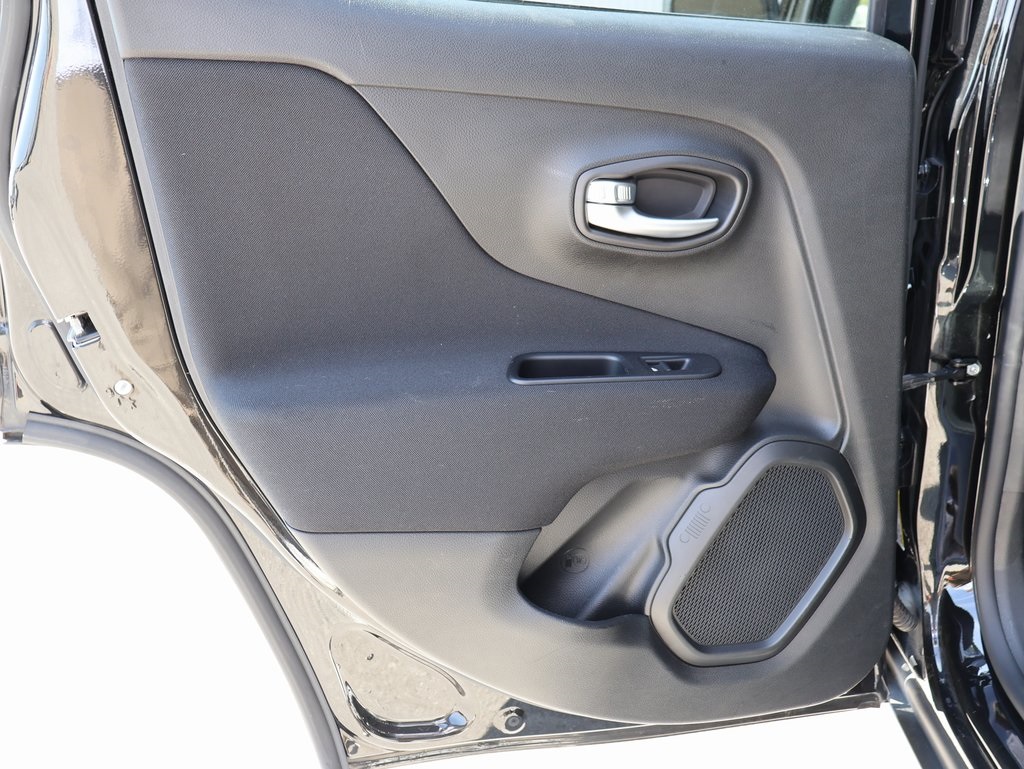 2020 Jeep Renegade Latitude photo 15