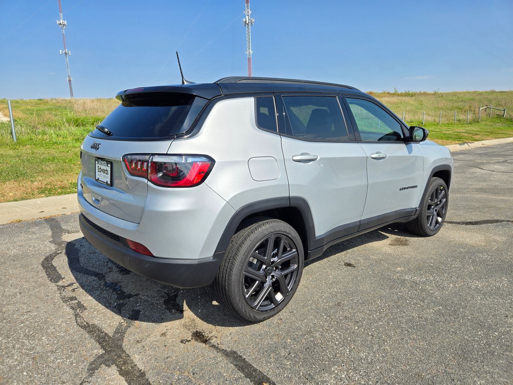 2026 Jeep Compass Limited photo 3
