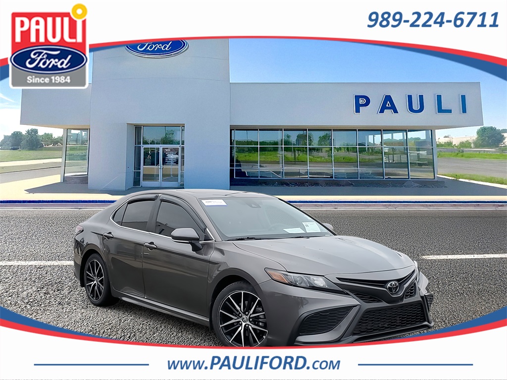 2023 Toyota Camry SE's photo