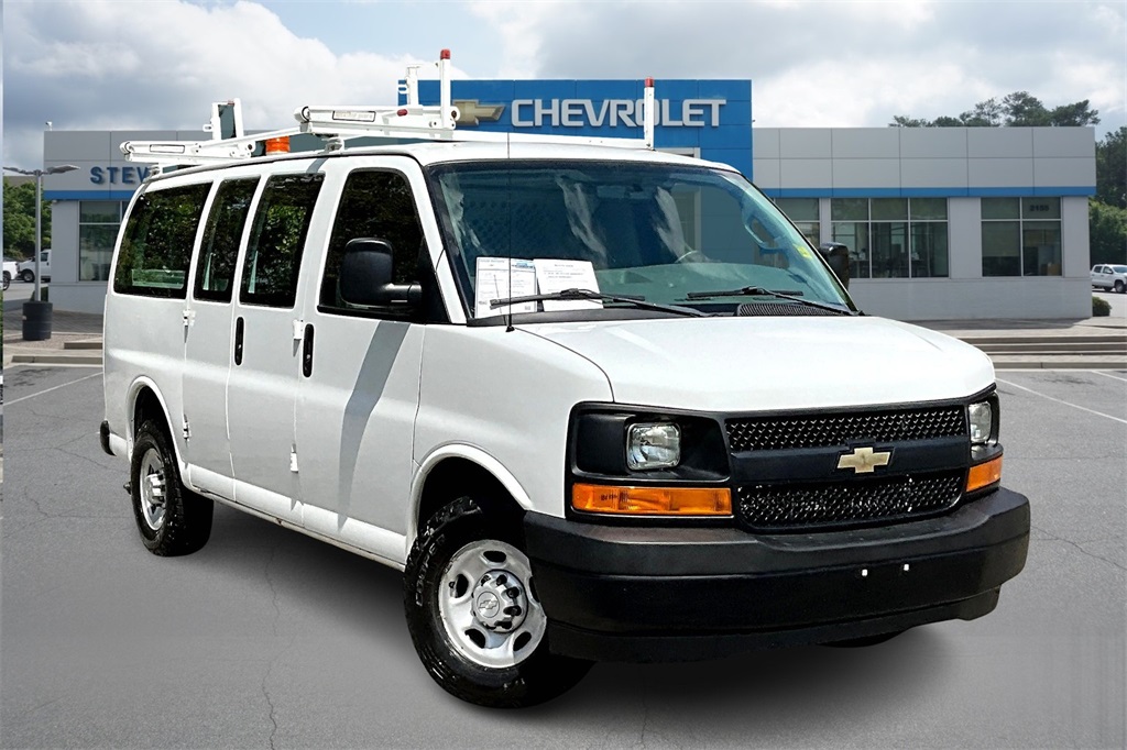 2017 Chevrolet Express Cargo 2500 Work Van photo 3