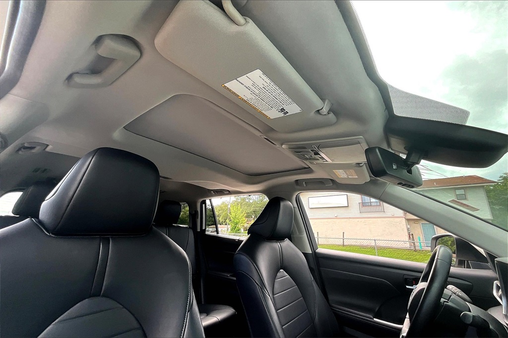 2020 Toyota Highlander XLE photo 24