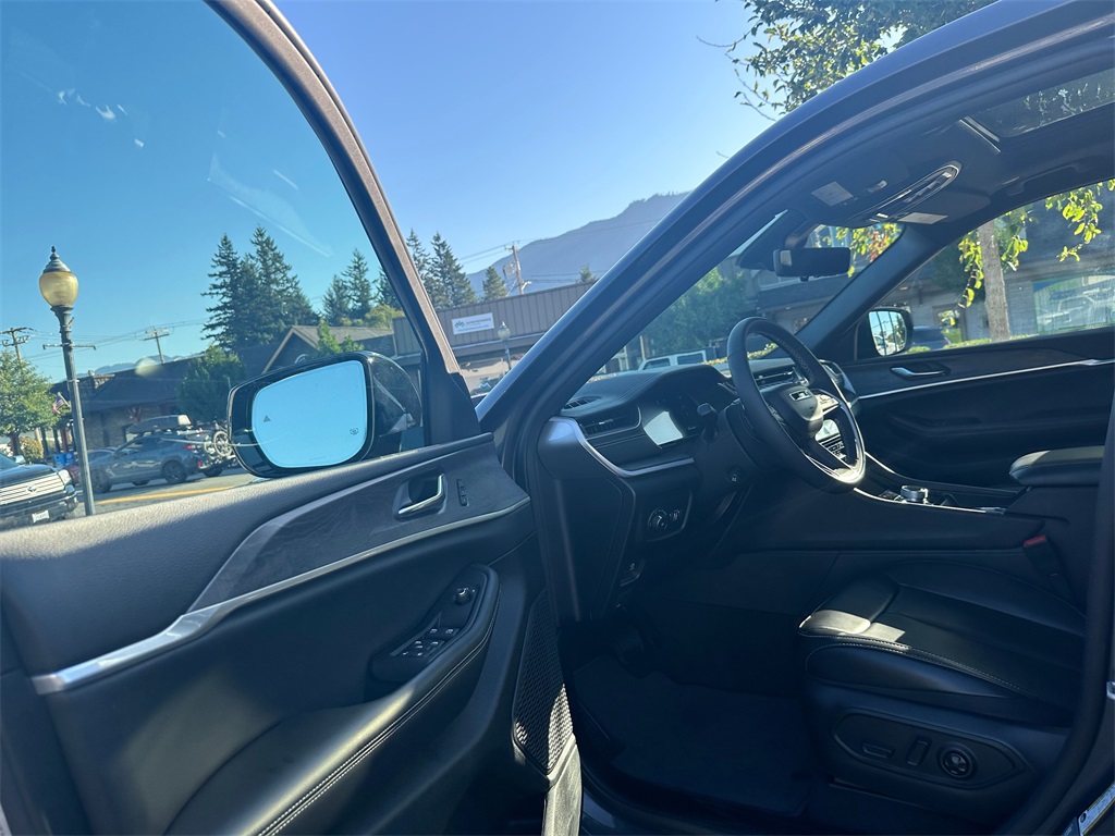 2024 Jeep Grand Cherokee Limited photo 21