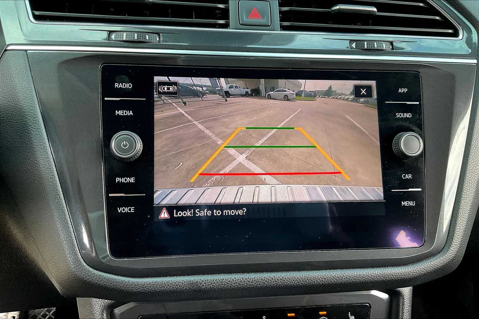 2022 Volkswagen Tiguan SE photo 48