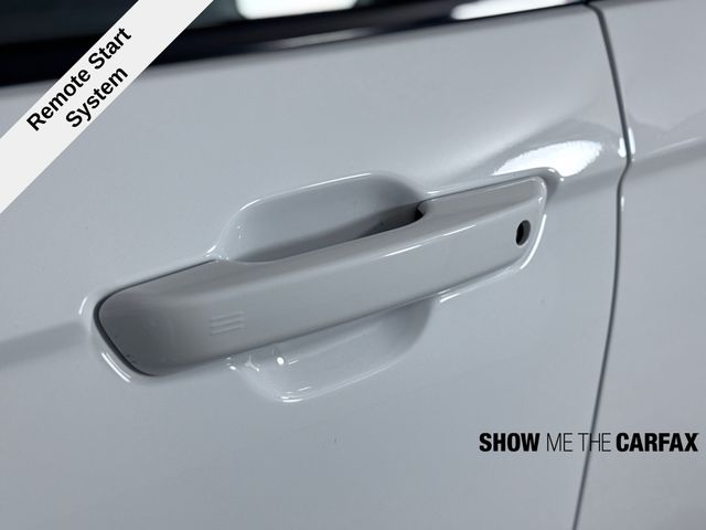 2023 Jeep Grand Cherokee Laredo Altitude photo 12